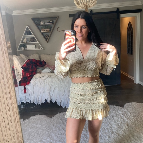 Two Piece Set - Picture 1 of 3